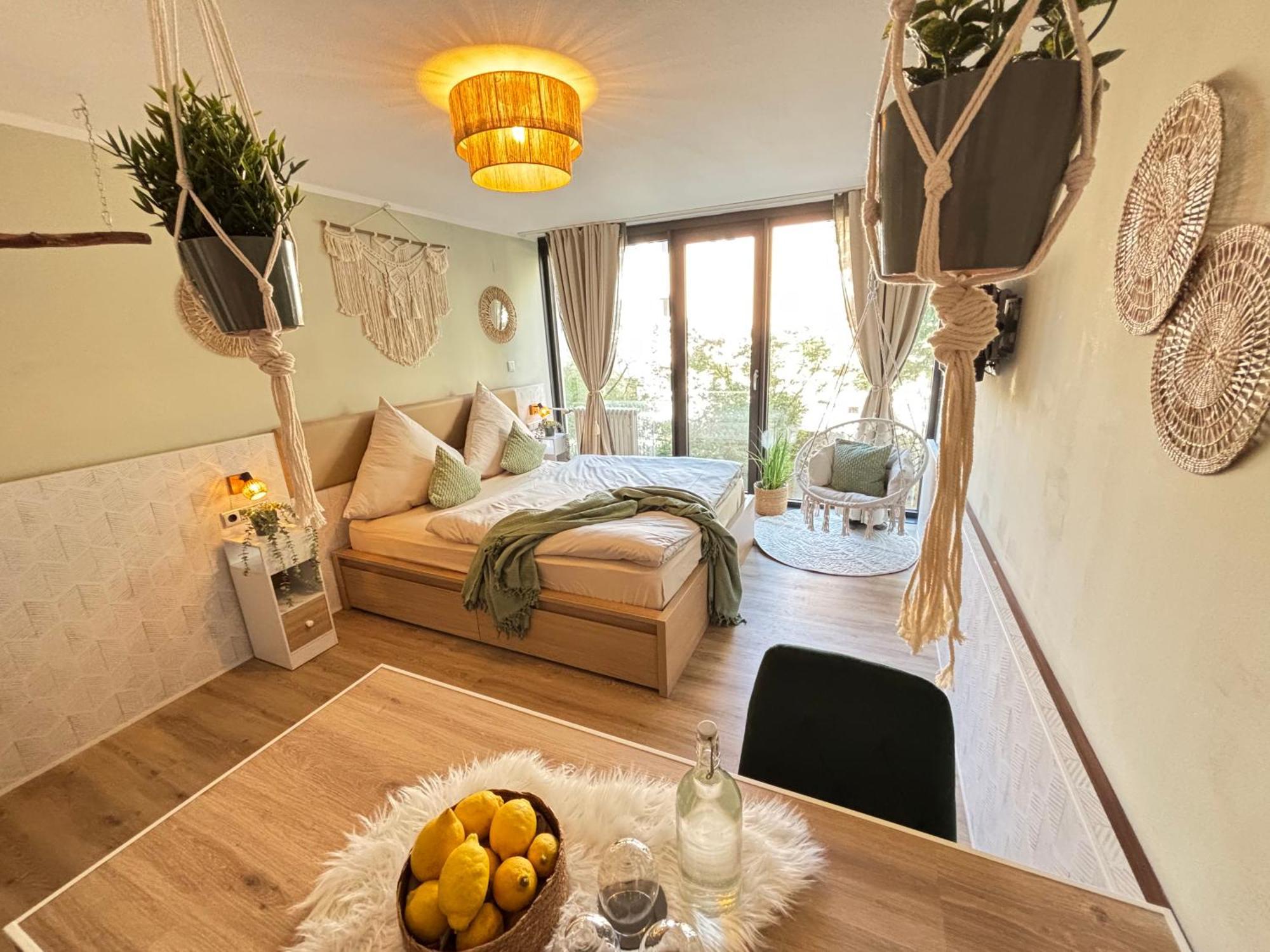 Bohemian Chic Sage Dreams - Station Apartment *